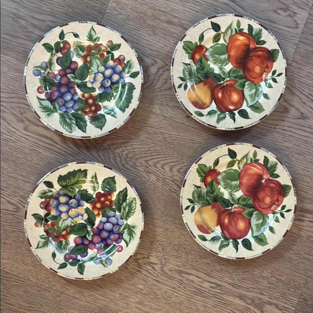 Oneida Fruit Pattern Bread Plates - Multicolor